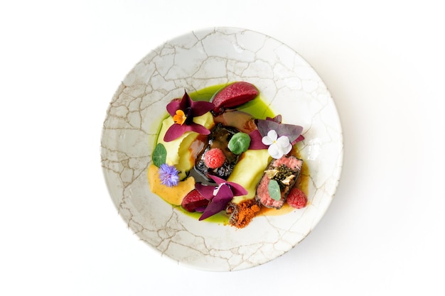 Colaj de farfurii colorate